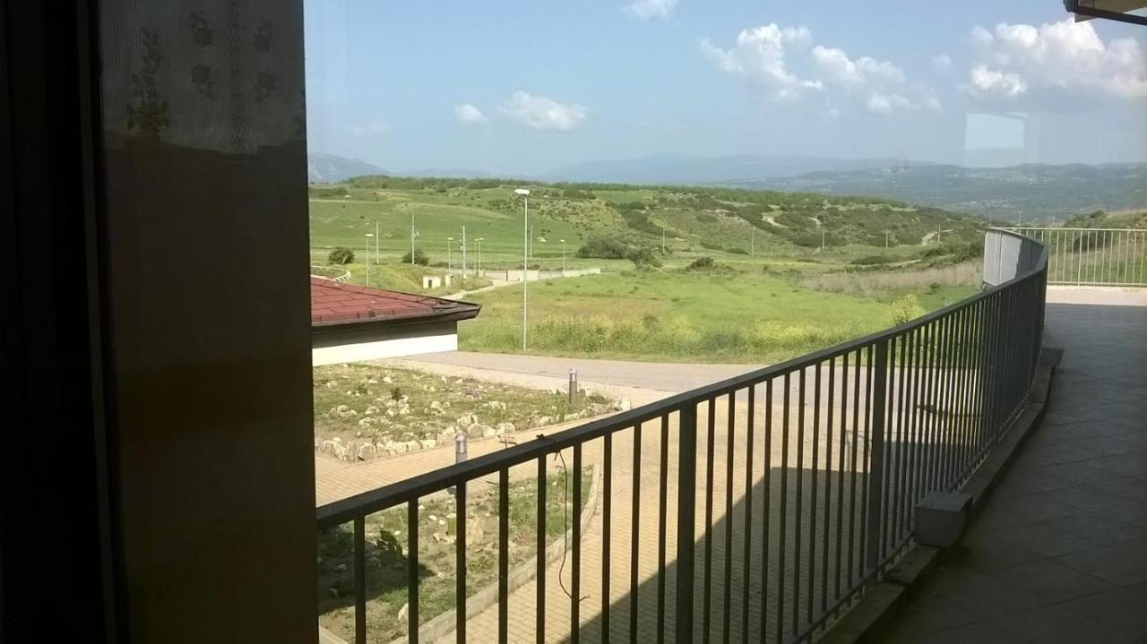 Hotel Bena E Traes Laerru Exterior foto